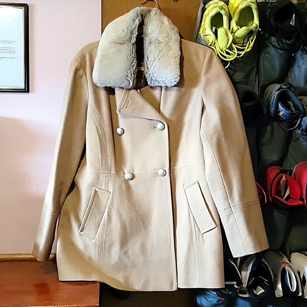 Jessica Simpson peacoat